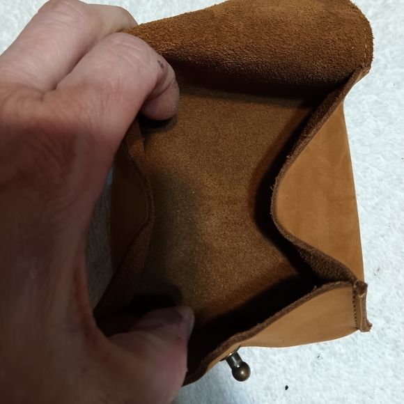Hide and Drink squared fold coin purse NWOT. 100%leather. - Picture 2 of 6